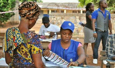 Kvinner i valgbod i Ghana