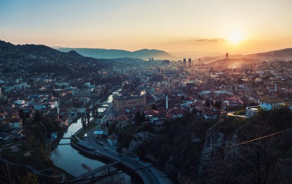 Solnedgang over Sarajevo