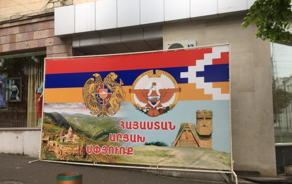 Plakat i Stepankart om Republikken Artsakh