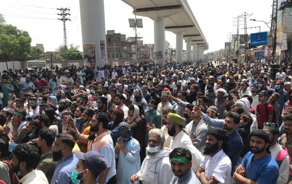 Demonstrasjon på gata i Lahore