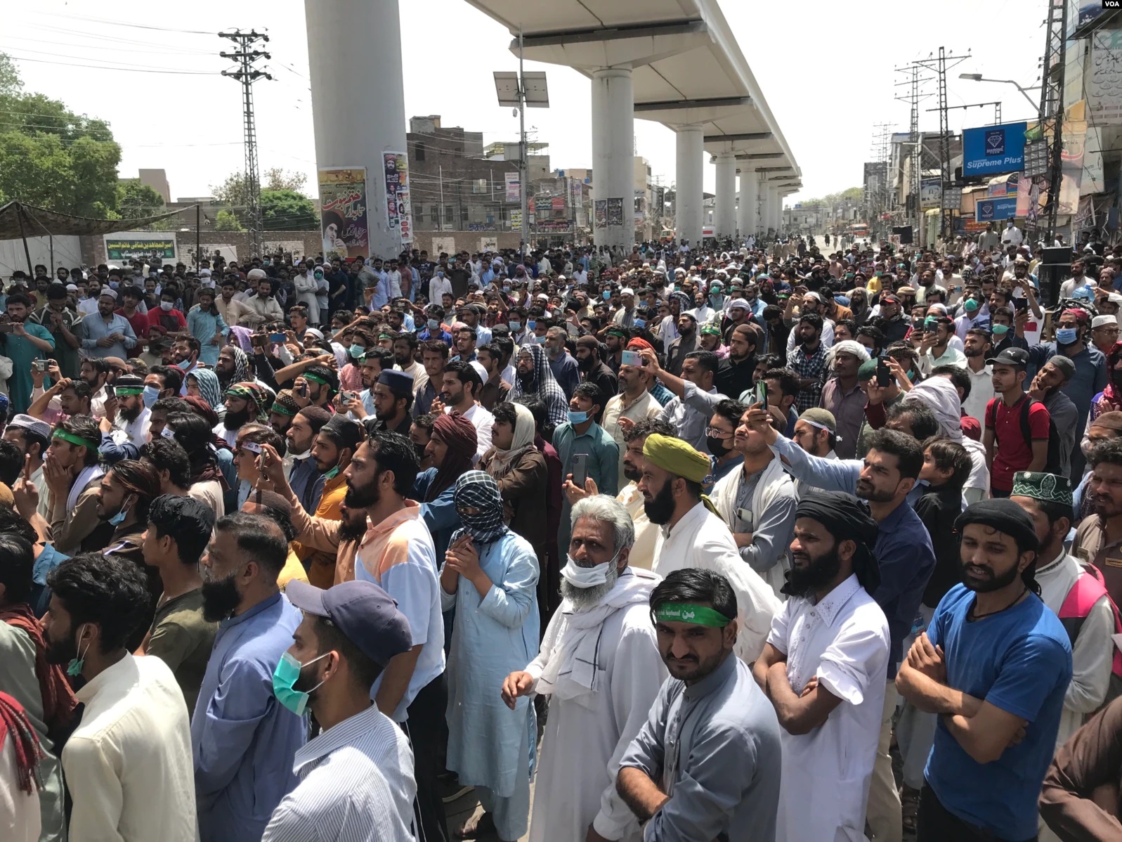 Demonstrasjon på gata i Lahore