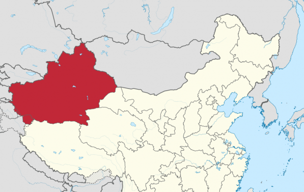 Kart over Kina med Xinjiang-provinsen uthevet i rødt