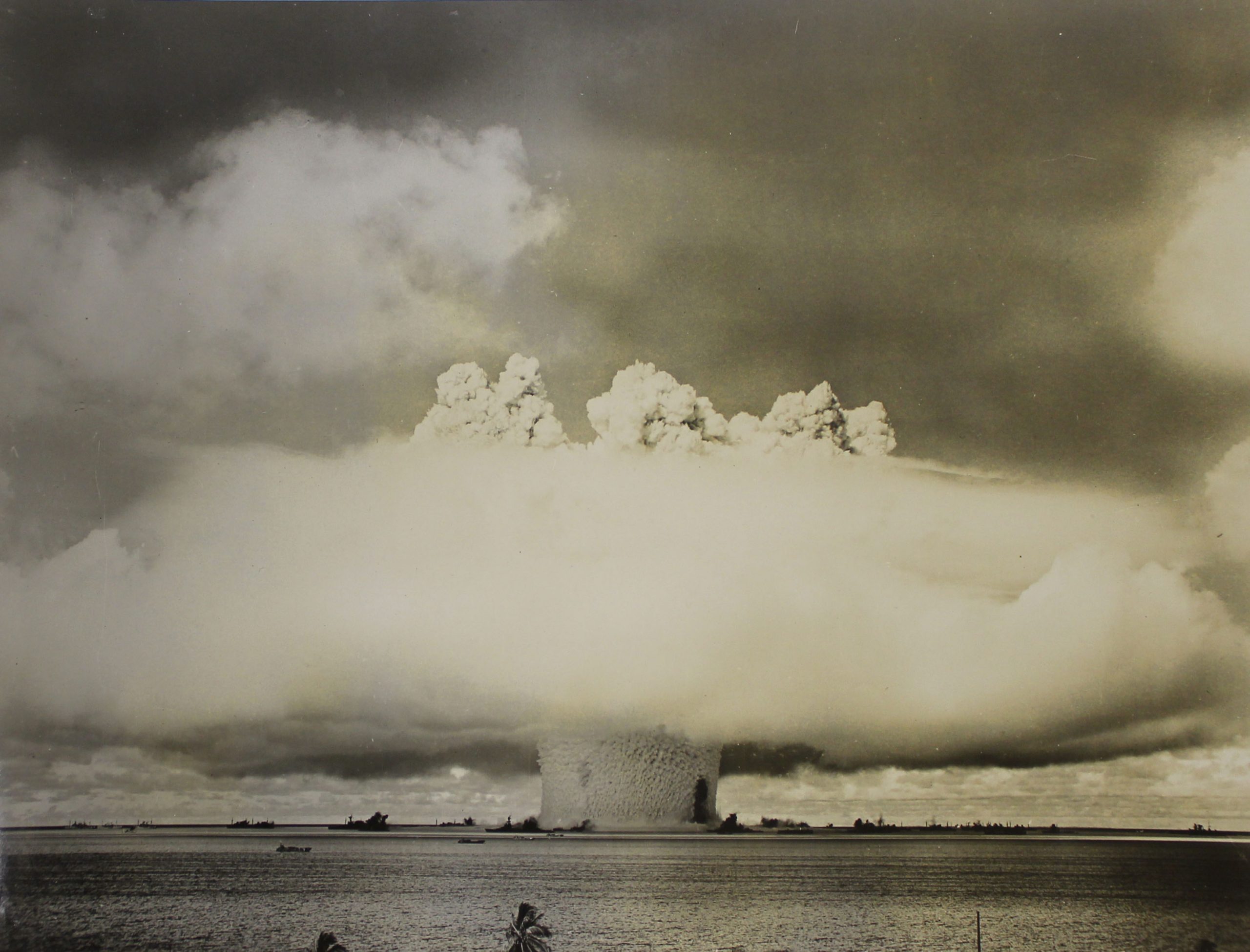 Den karakteristiske, soppformede eksplosjonen etter en atombombe. Fra en prøvesprengning under vann.