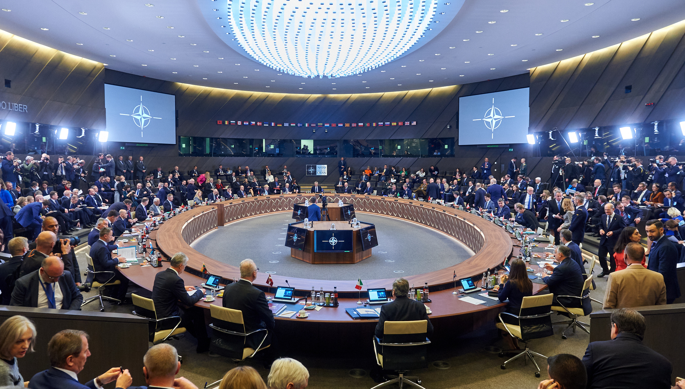 Bilde fra møterommet til Det nord-atlantiske råd i Brussel