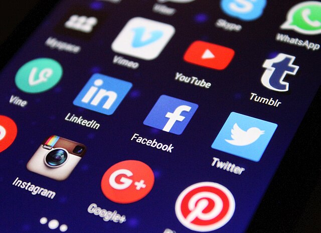 Facebook og andre sosiale medier misbrukes i påvirkningsoperasjoner. Foto: Pixabay / Wikimedia Commons (Public domain). 